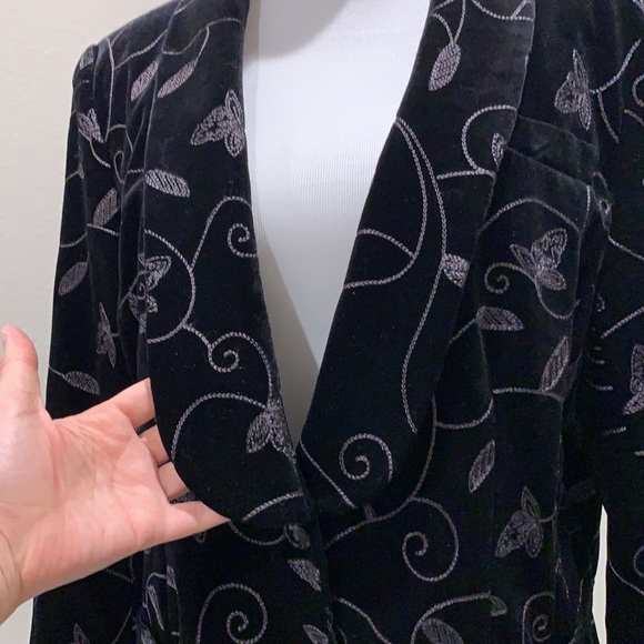 🆕NWT Covington Embroidered Suede Blazer - Picture 4 of 14